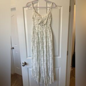 NWT Hollister White Floral Maxi Dress
